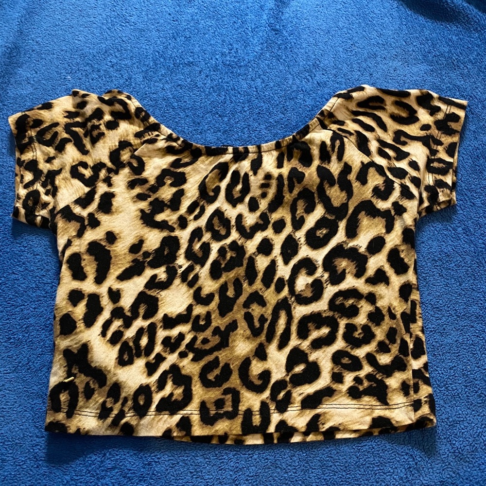 cheetah print crop top fitted shirt